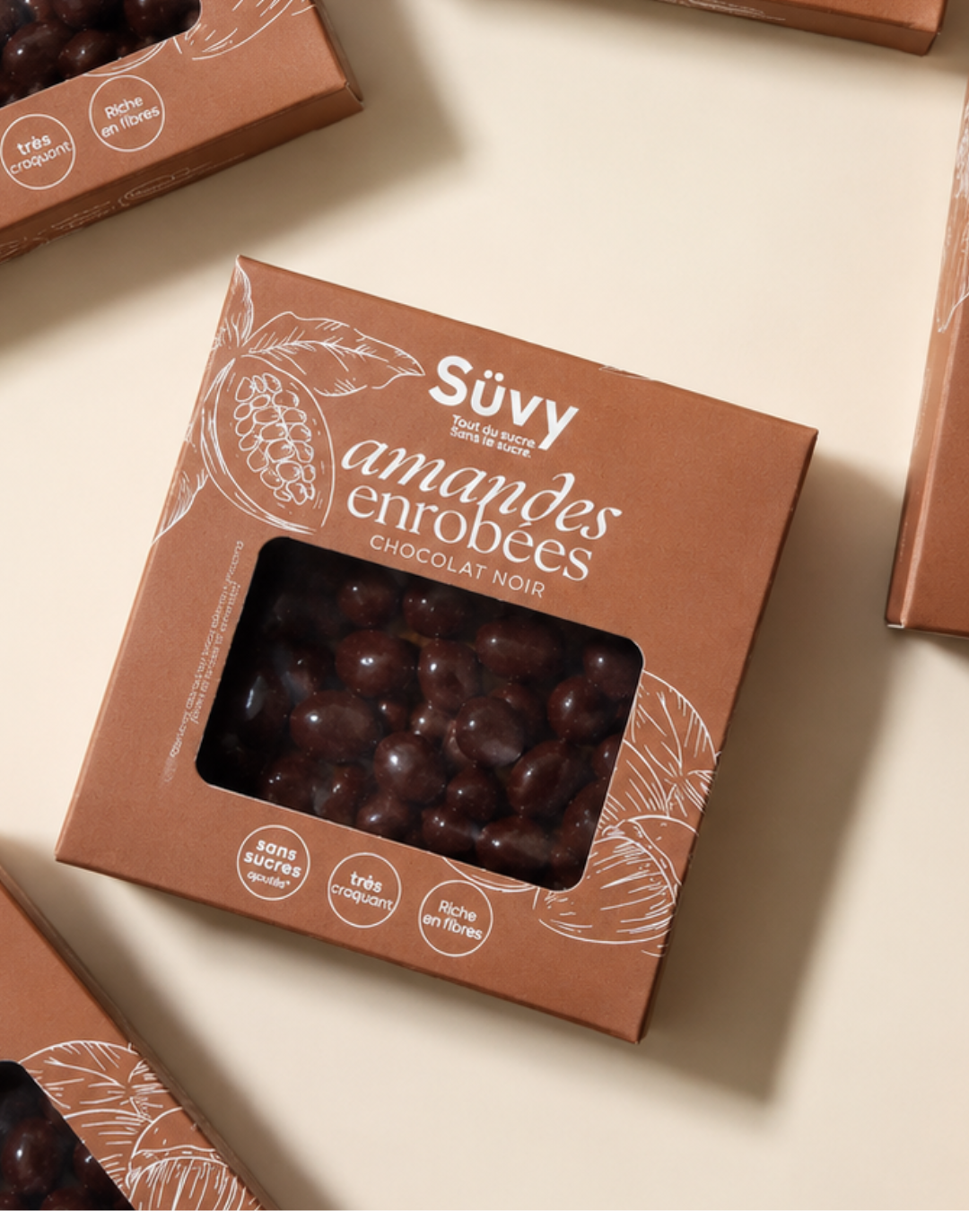 Boîte d'amandes enrobées de chocolat noir Süvy 150 g