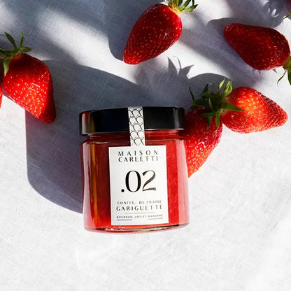 Pot de confit de fraise Gariguette – format 220g avec étiquette visible