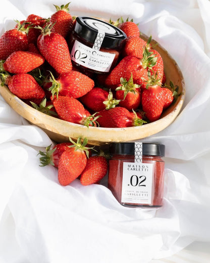 Pots de confit de fraise Gariguette 100g et 220g - panier de fraises