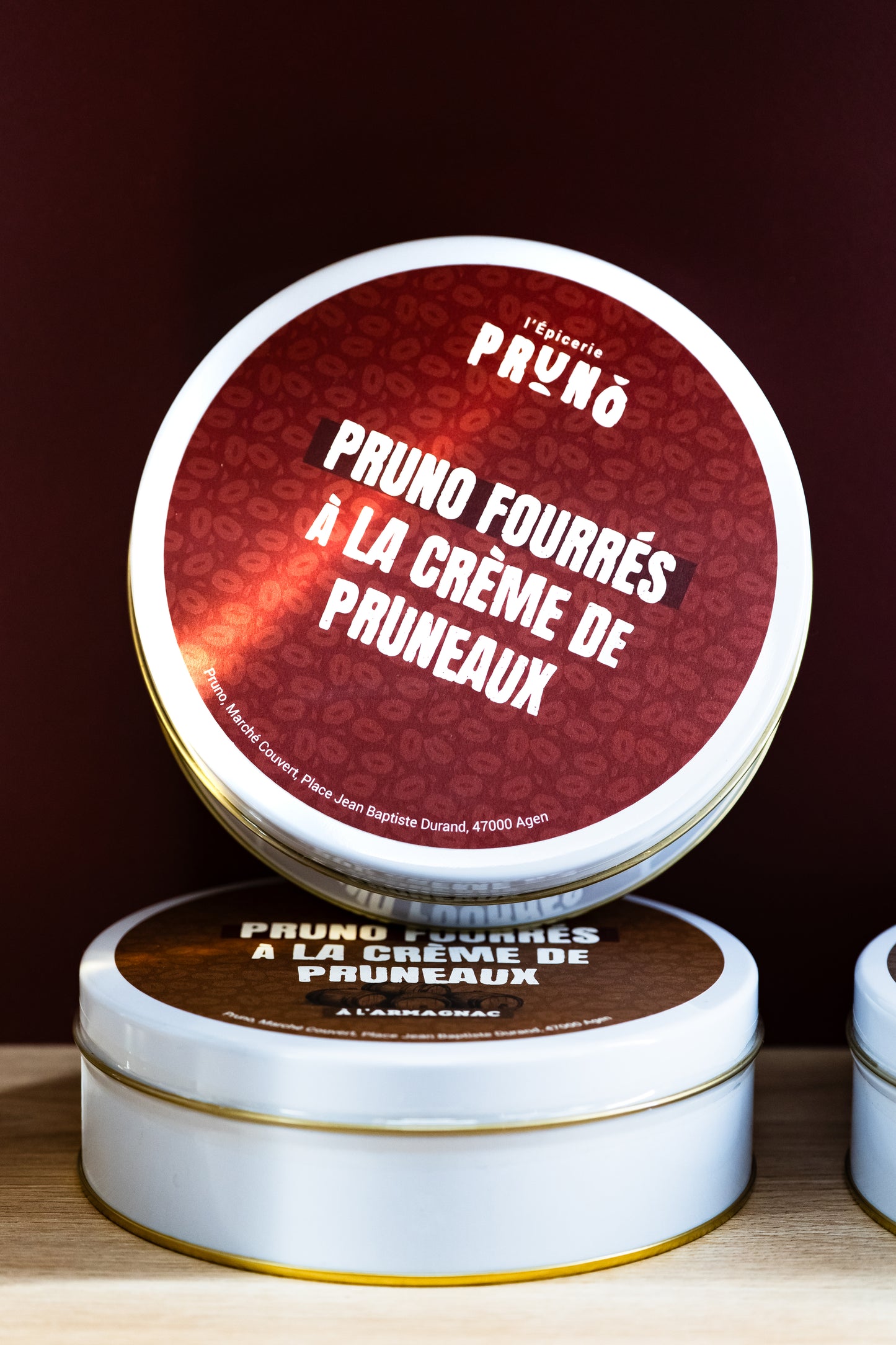 packshot boîte pruneaux fourrés crème 400g
